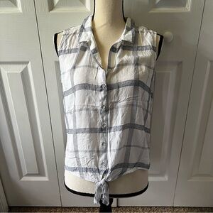 Cloth & Stone Navy and White Plaid Sleeveless Shirt Size Small